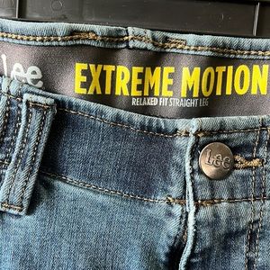 Men’s Lee Extreme Motion Relaxed Straight Leg 44x34